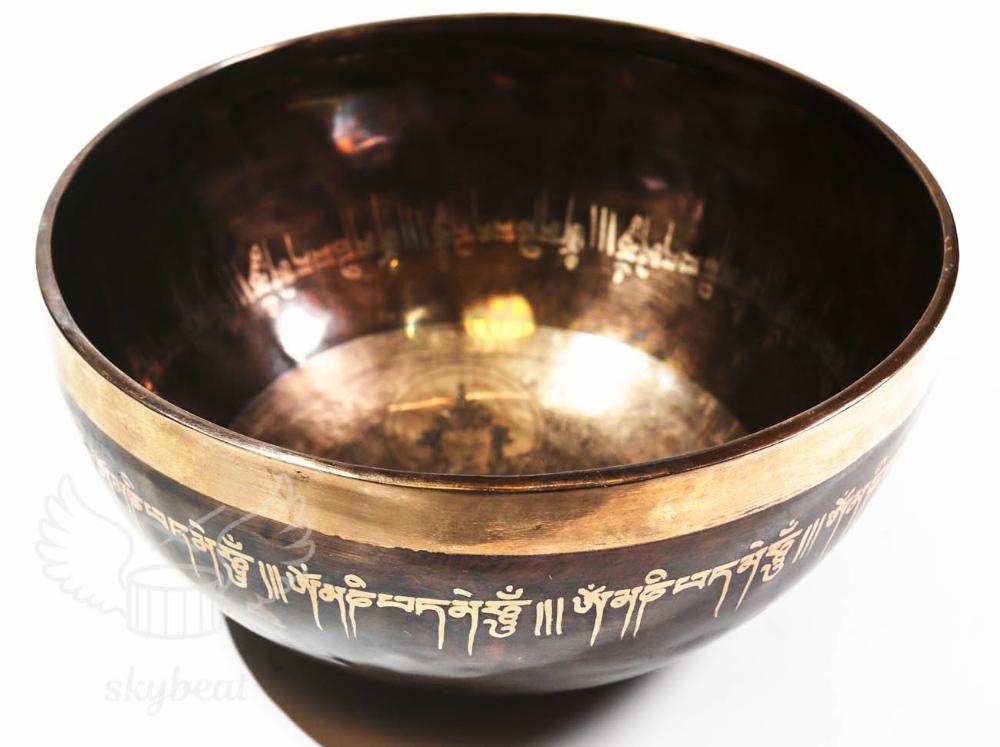 Кованная поющая чаша Carving с божеством 21 см SBBC PR1125