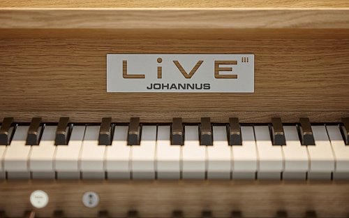 Johannus LiVE Series LiVE III купить в Москве: цены, доставка, фото Johannus LiVE Series LiVE III купить в Москве: цены, доставка, фото