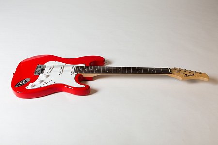 Электрогитара ROCKET ST-01/RD 39" купить в Москве: цены, доставка, фото Электрогитара ROCKET ST-01/RD 39" купить в Москве: цены, доставка, фото