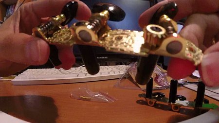 Колки для классической гитары ALICE AOS-020B3P на планке (золото) купить в Москве: цены, доставка, фото Колки для классической гитары ALICE AOS-020B3P на планке (золото) купить в Москве: цены, доставка, фото