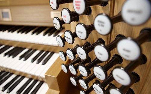 Johannus ECCLESIA Series Ecclesia D450 + Speakers купить в Москве: цены, доставка, фото Johannus ECCLESIA Series Ecclesia D450 + Speakers купить в Москве: цены, доставка, фото