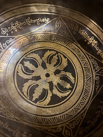 Кованая поющая чаша Etching Carving 18 см SBEC купить в Москве: цены, доставка, фото Кованая поющая чаша Etching Carving 18 см SBEC купить в Москве: цены, доставка, фото