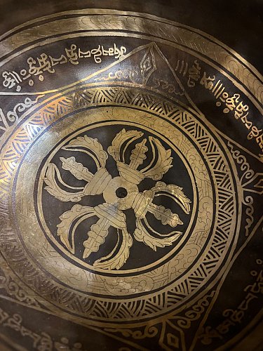 Кованая поющая чаша Etching Carving 18 см SBEC купить в Москве: цены, доставка, фото Кованая поющая чаша Etching Carving 18 см SBEC купить в Москве: цены, доставка, фото