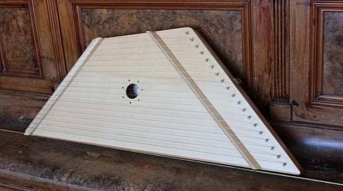 Гусли трапециевидные «Облегченные» 19 струн. купить в Москве: цены, доставка, фото Гусли трапециевидные «Облегченные» 19 струн. купить в Москве: цены, доставка, фото