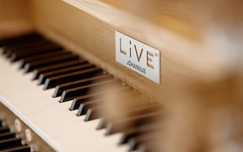 Johannus LiVE Series LiVE III купить в Москве: цены, доставка, фото Johannus LiVE Series LiVE III купить в Москве: цены, доставка, фото