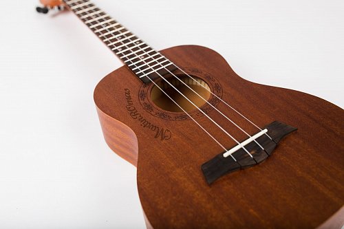 Укулеле тенор MARTIN ROMAS MR-03F (26") купить в Москве: цены, доставка, фото Укулеле тенор MARTIN ROMAS MR-03F (26") купить в Москве: цены, доставка, фото