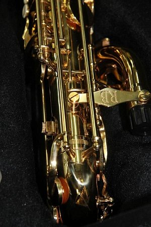 ROY BENSON BS-302 баритон саксофон купить в Москве: цены, доставка, фото ROY BENSON BS-302 баритон саксофон купить в Москве: цены, доставка, фото