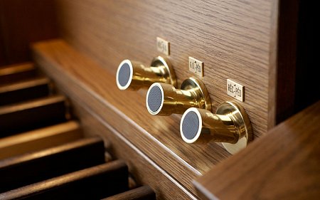 Johannus ECCLESIA Series Ecclesia T250 + Speakers купить в Москве: цены, доставка, фото Johannus ECCLESIA Series Ecclesia T250 + Speakers купить в Москве: цены, доставка, фото