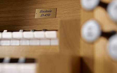 Johannus ECCLESIA Series Ecclesia D450 + Speakers купить в Москве: цены, доставка, фото Johannus ECCLESIA Series Ecclesia D450 + Speakers купить в Москве: цены, доставка, фото