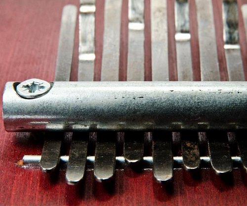 Калимба 9-язычковая, Строгий (КСт9) купить в Москве: цены, доставка, фото Калимба 9-язычковая, Строгий (КСт9) купить в Москве: цены, доставка, фото