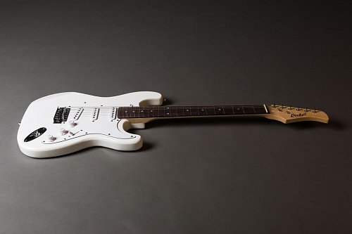 Электрогитара ROCKET ST-01/WH 39" купить в Москве: цены, доставка, фото Электрогитара ROCKET ST-01/WH 39" купить в Москве: цены, доставка, фото