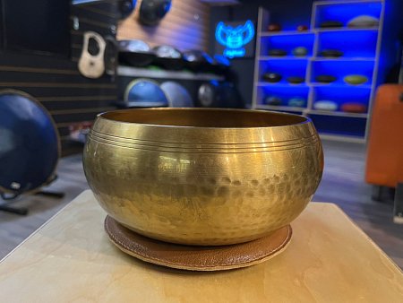 Литая поющая чаша "полуковка" SBHM18 18 см купить в Москве: цены, доставка, фото Литая поющая чаша "полуковка" SBHM18 18 см купить в Москве: цены, доставка, фото