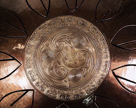 Глюкофон 40 см кованый с травленым рисунком, с обертонами купить в Москве: цены, доставка, фото Глюкофон 40 см кованый с травленым рисунком, с обертонами купить в Москве: цены, доставка, фото